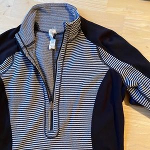 Lululemon pullover, half zip size 6
